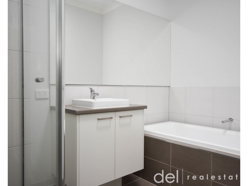 65 Waterman Drive, Clyde VIC 3978