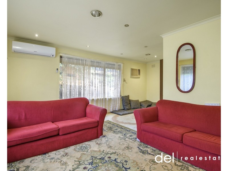 32 Essex Park Drive, Endeavour Hills VIC 3802