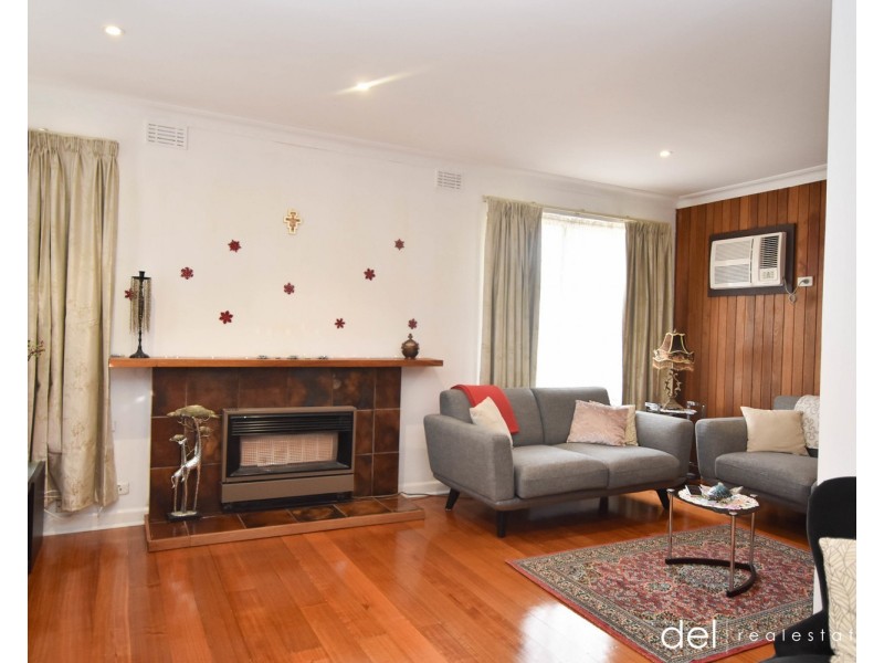 13 Leeside Street, Dandenong North VIC 3175