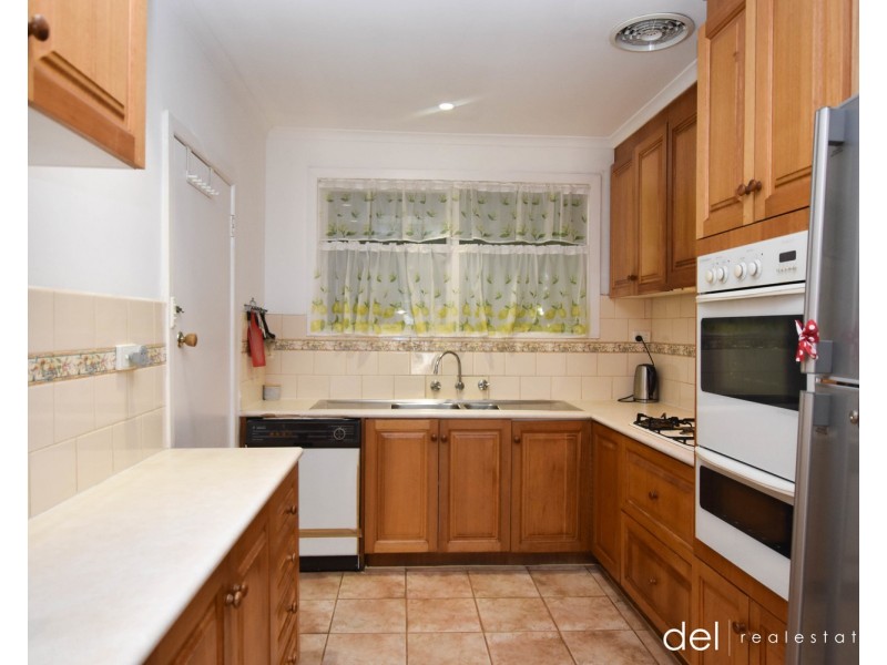 13 Leeside Street, Dandenong North VIC 3175