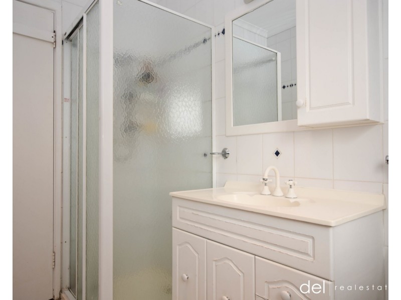 13 Leeside Street, Dandenong North VIC 3175