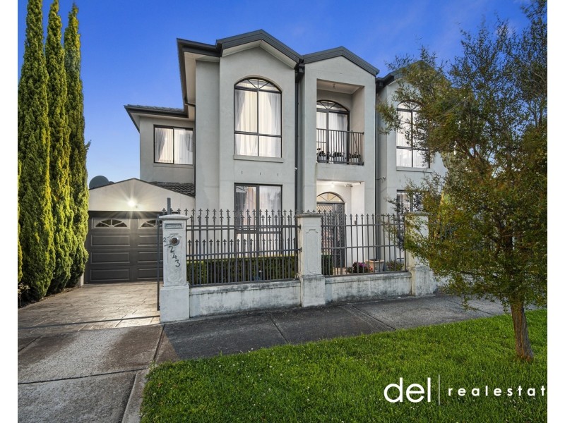 2/243 Gladstone Road, Dandenong North VIC 3175