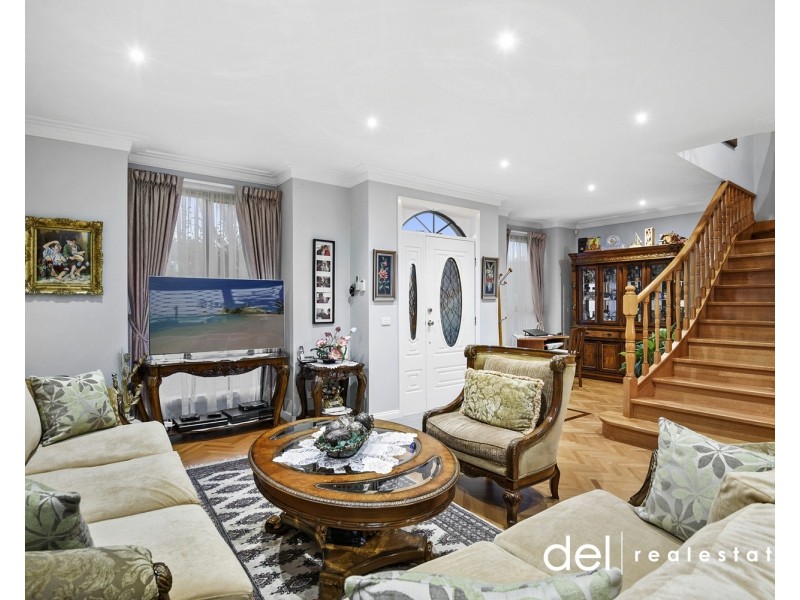 2/243 Gladstone Road, Dandenong North VIC 3175