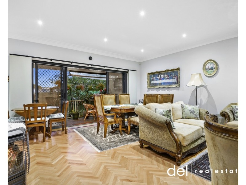 2/243 Gladstone Road, Dandenong North VIC 3175