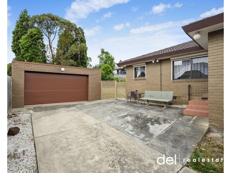 2 Huxley Avenue, Dandenong North VIC 3175