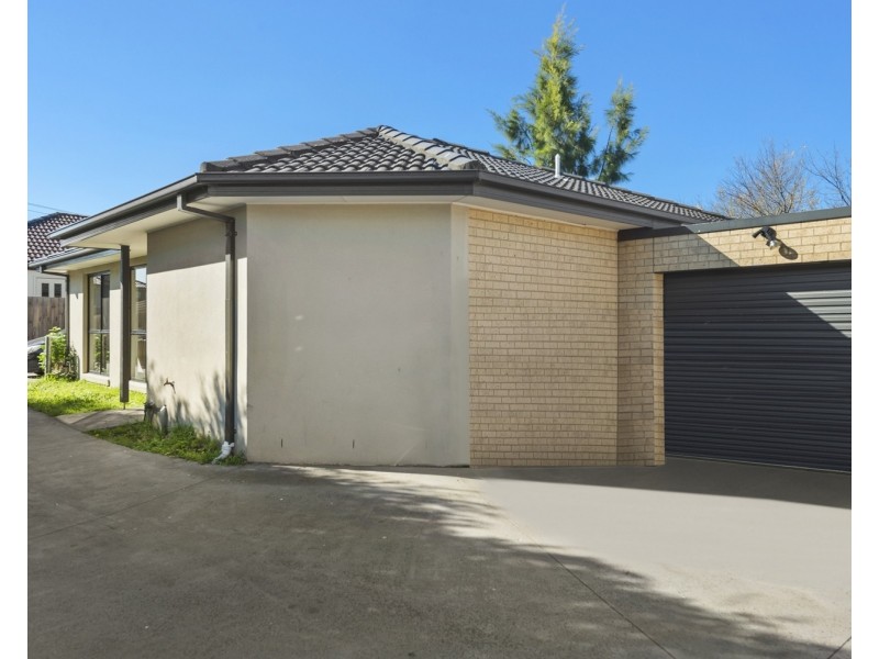 2/40 Liquidamber Street, Doveton VIC 3177