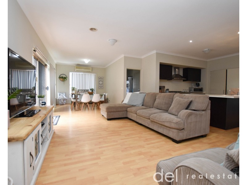 4 Goulburn Place, Pakenham VIC 3810