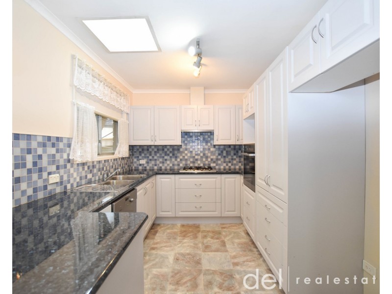 26 Essex Park Drive, Endeavour Hills VIC 3802