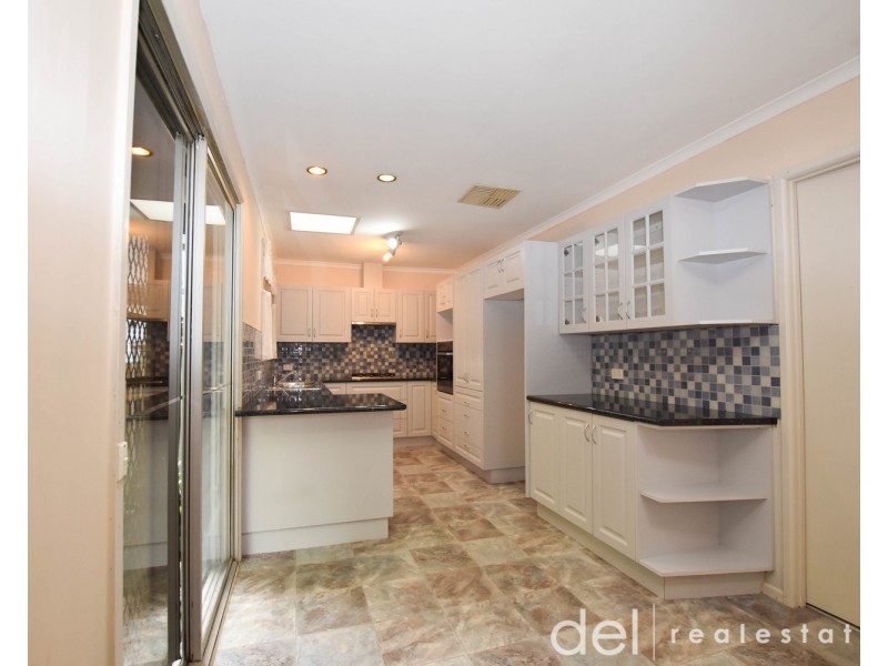 26 Essex Park Drive, Endeavour Hills VIC 3802