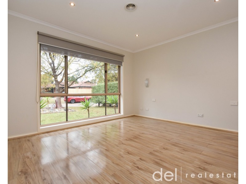 17 Sunnyside Drive, Berwick VIC 3806