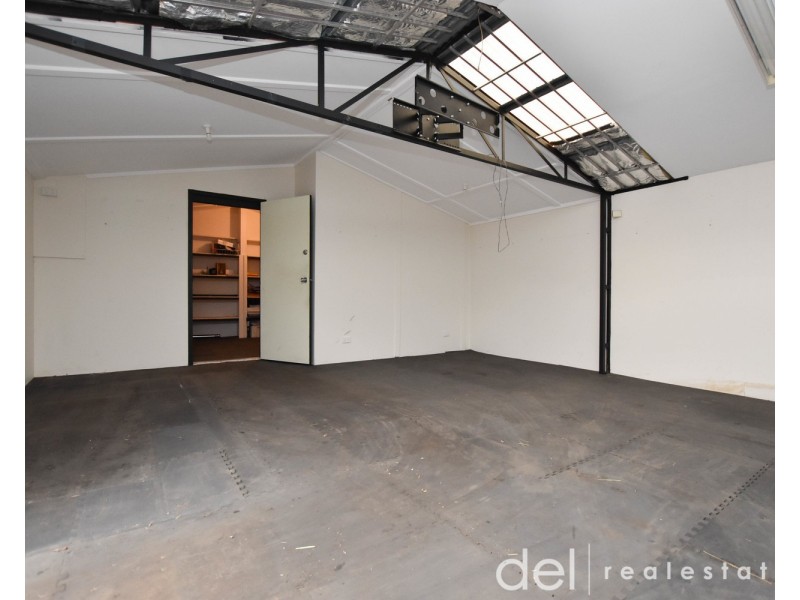 17 Sunnyside Drive, Berwick VIC 3806