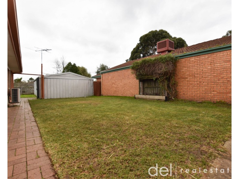 17 Sunnyside Drive, Berwick VIC 3806