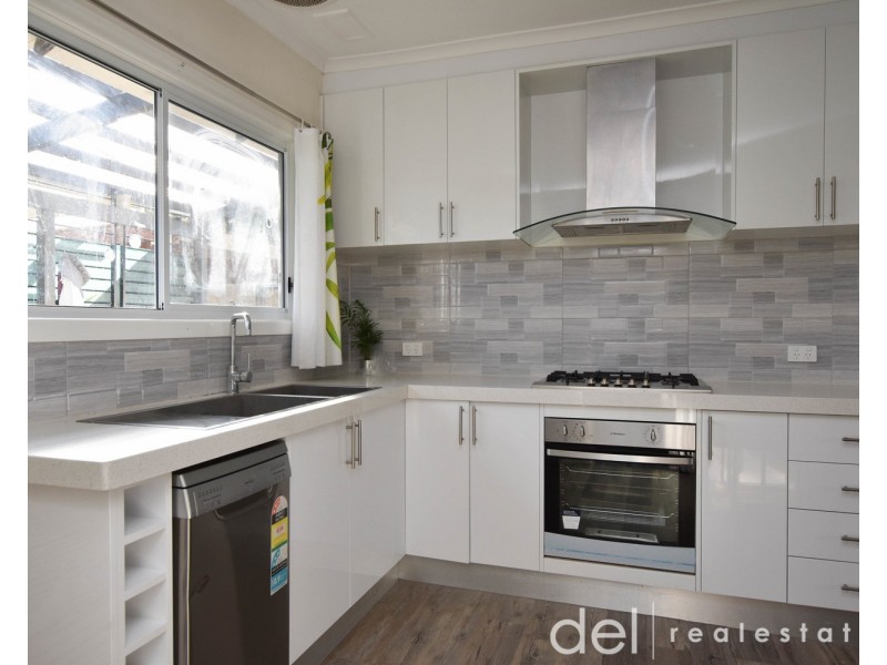 100  Paperbark Street, Doveton VIC 3177