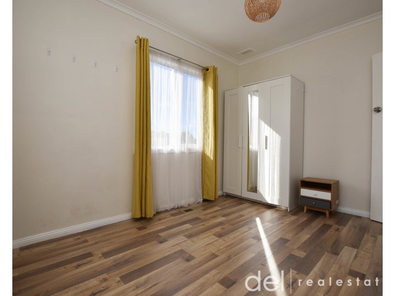 100  Paperbark Street, Doveton VIC 3177