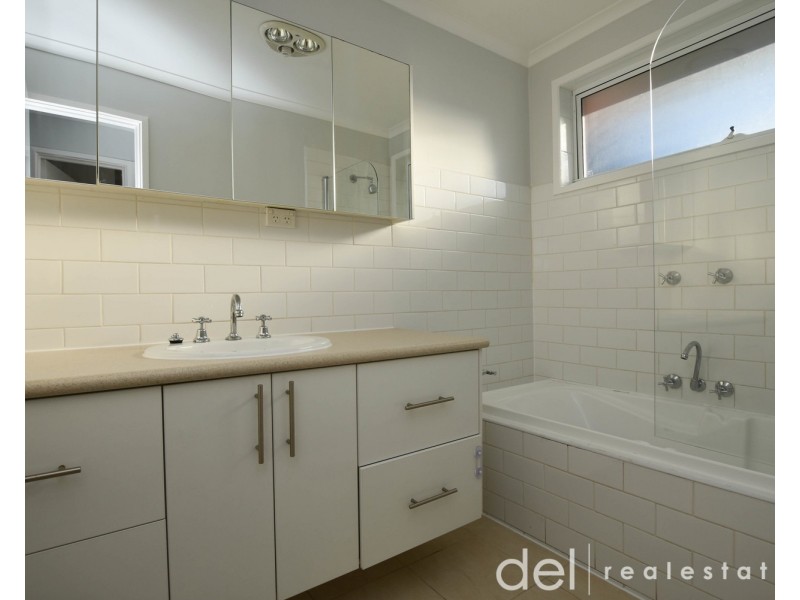 60 Crossdale Rise, Endeavour Hills VIC 3802