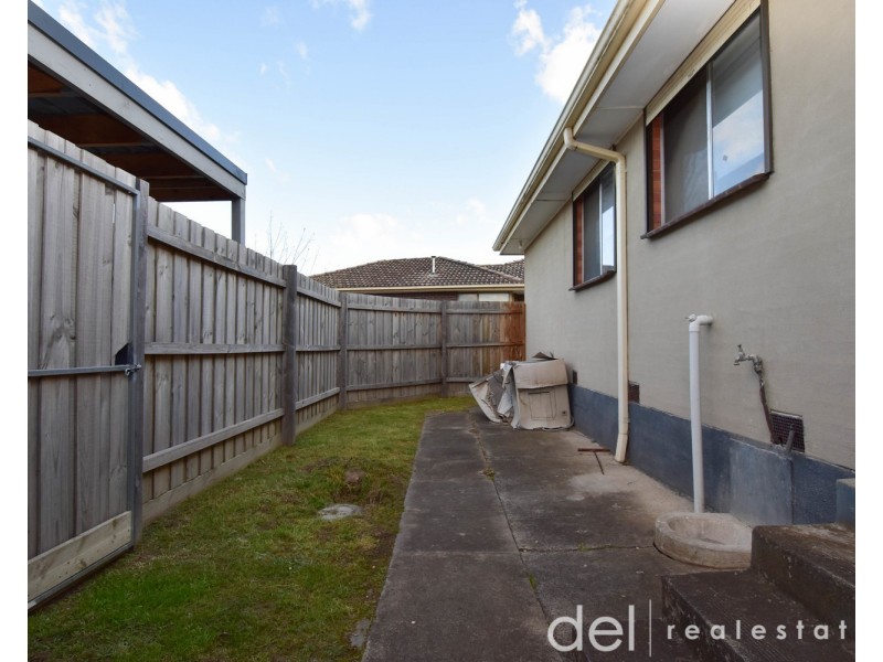 1/19 Holly Avenue, Dandenong North VIC 3175