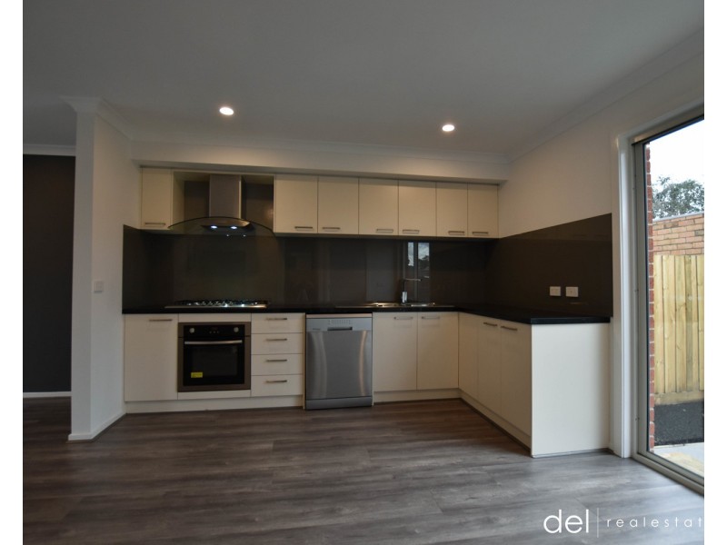 2/26 Burrows Avenue, Dandenong VIC 3175