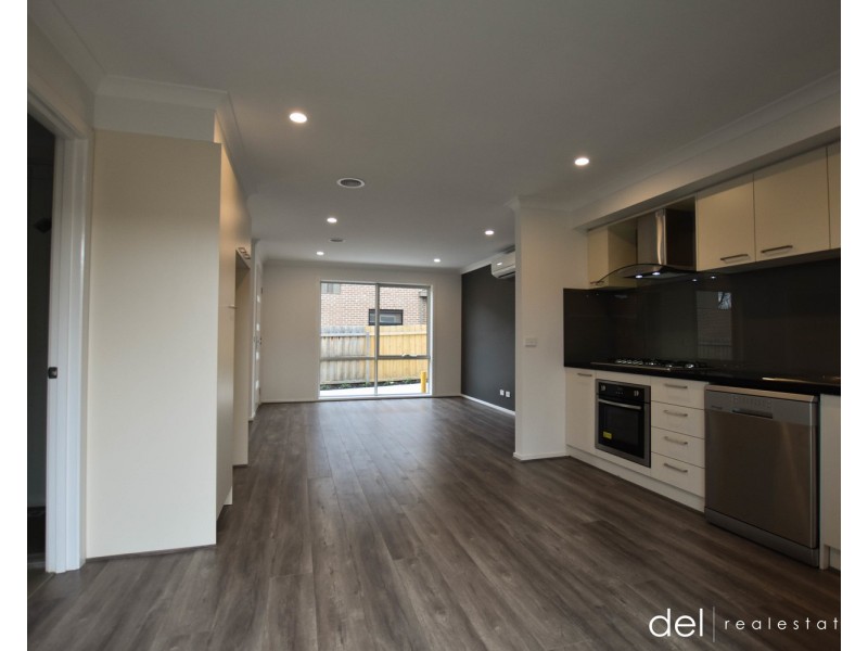 2/26 Burrows Avenue, Dandenong VIC 3175