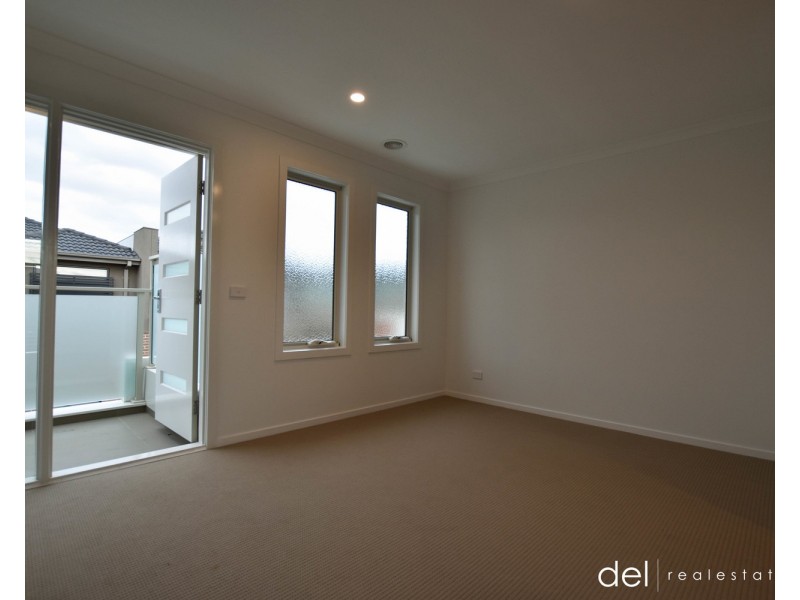 2/26 Burrows Avenue, Dandenong VIC 3175