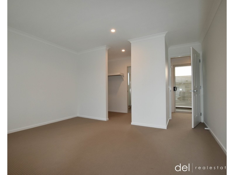 2/26 Burrows Avenue, Dandenong VIC 3175