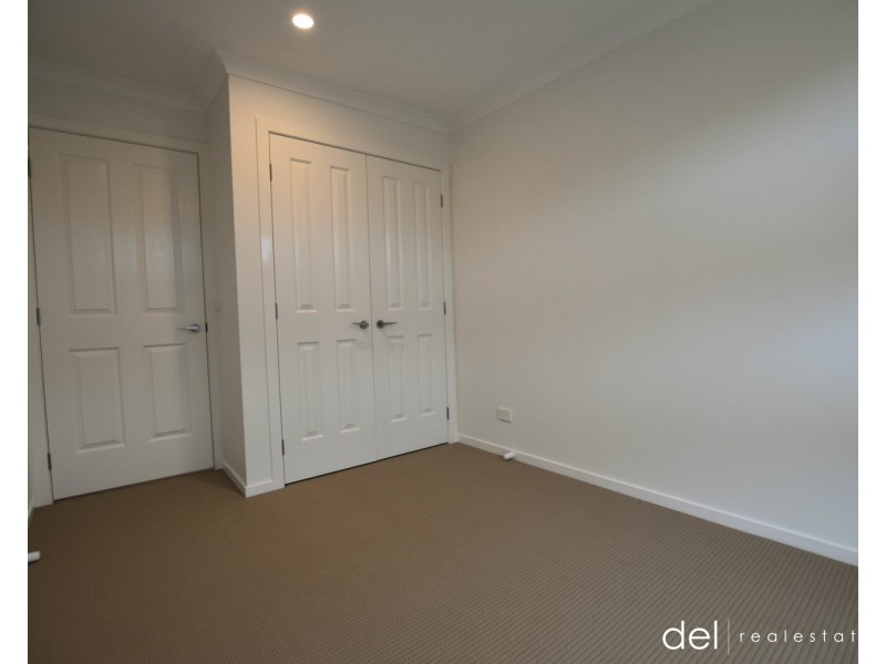 2/26 Burrows Avenue, Dandenong VIC 3175