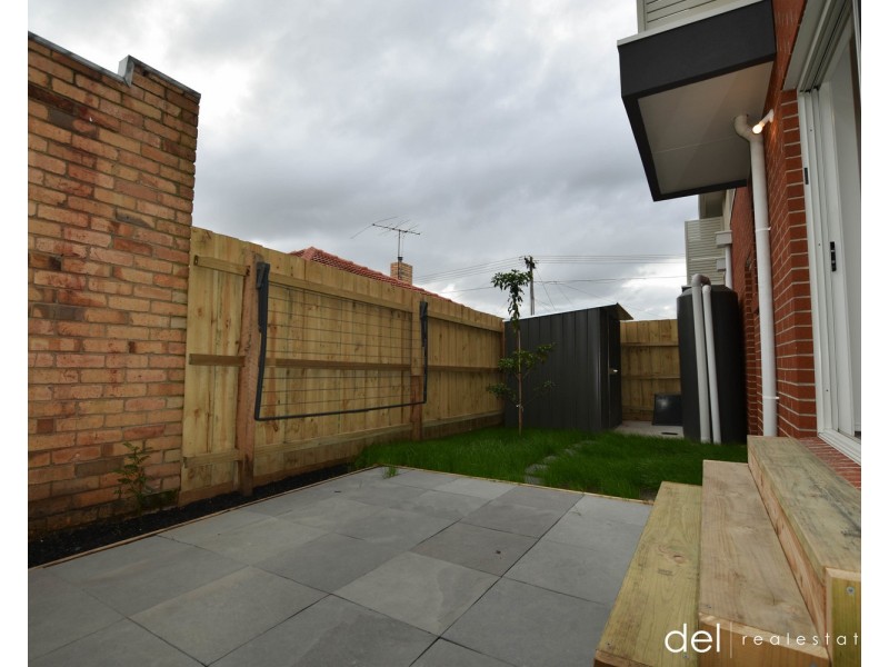 2/26 Burrows Avenue, Dandenong VIC 3175