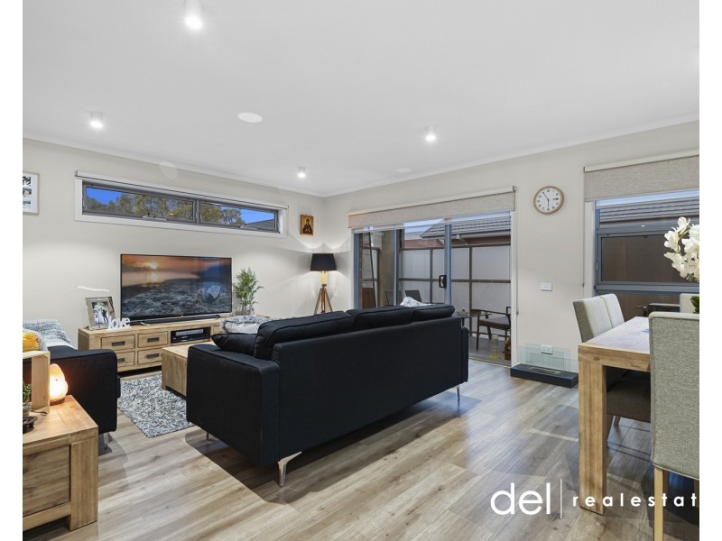 17 Hinterland Close, Lynbrook VIC 3975