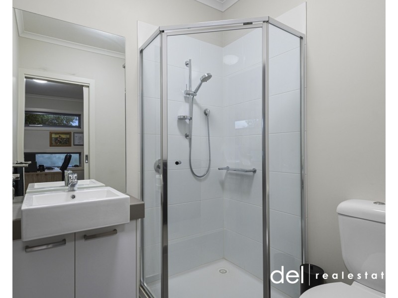 17 Hinterland Close, Lynbrook VIC 3975