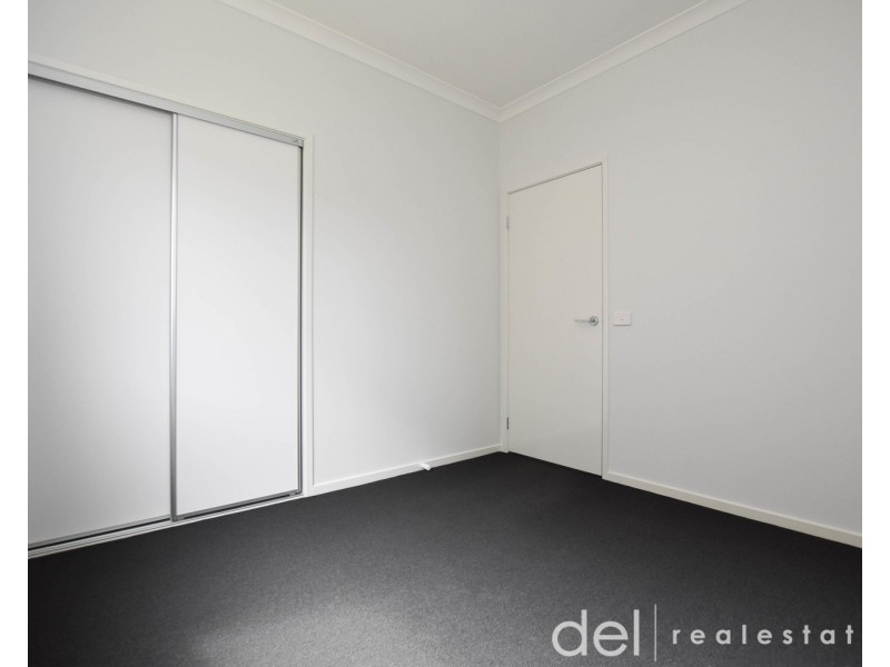 65 Waterman Drive, Clyde VIC 3978