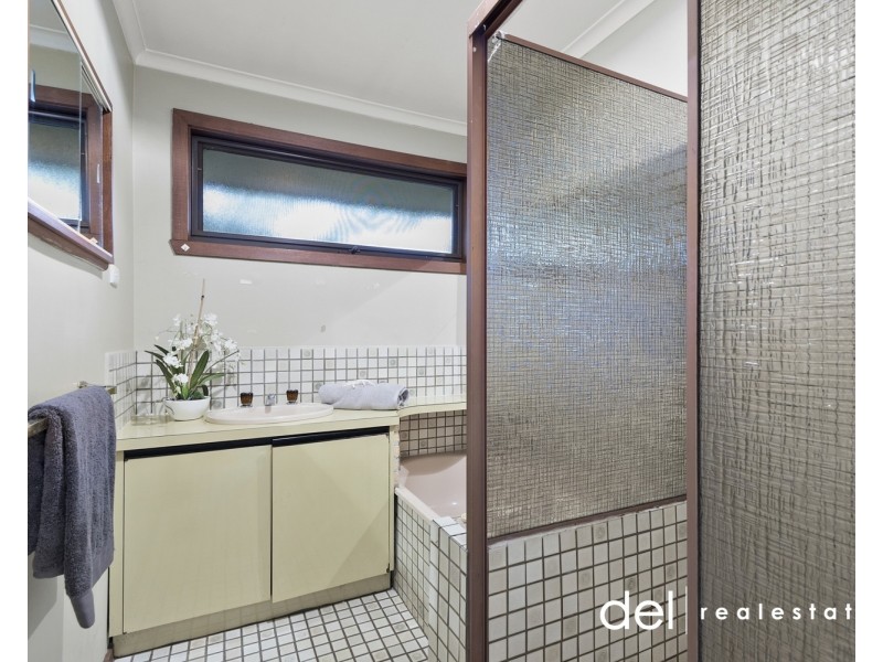 34 Burchall Grove, Dandenong North VIC 3175