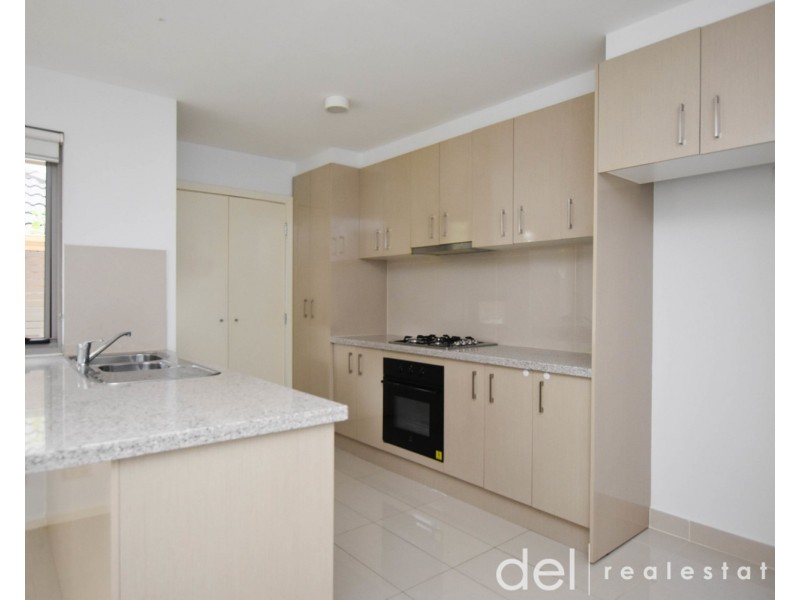 2/12 Close Avenue, Dandenong VIC 3175
