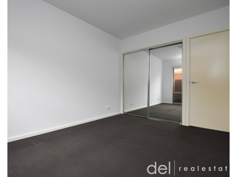 2/12 Close Avenue, Dandenong VIC 3175