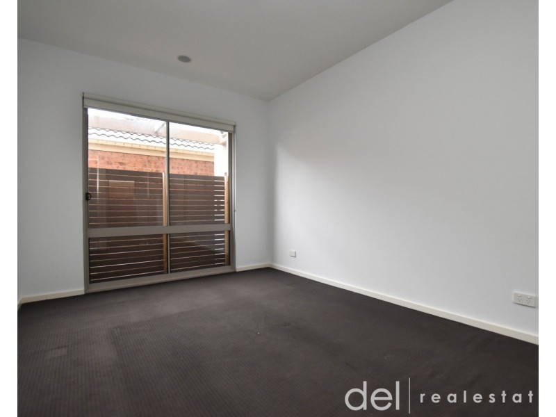 2/12 Close Avenue, Dandenong VIC 3175