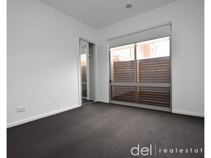 2/12 Close Avenue, Dandenong VIC 3175