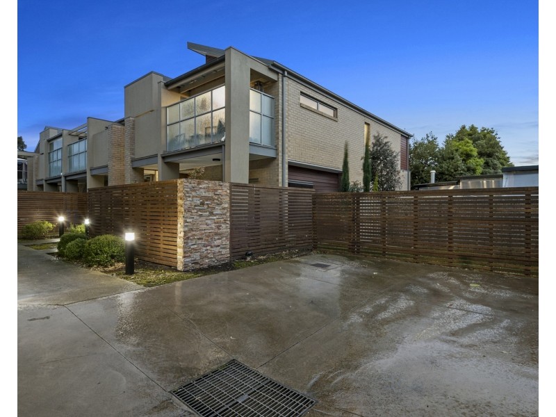 17 Hinterland Close, Lynbrook VIC 3975