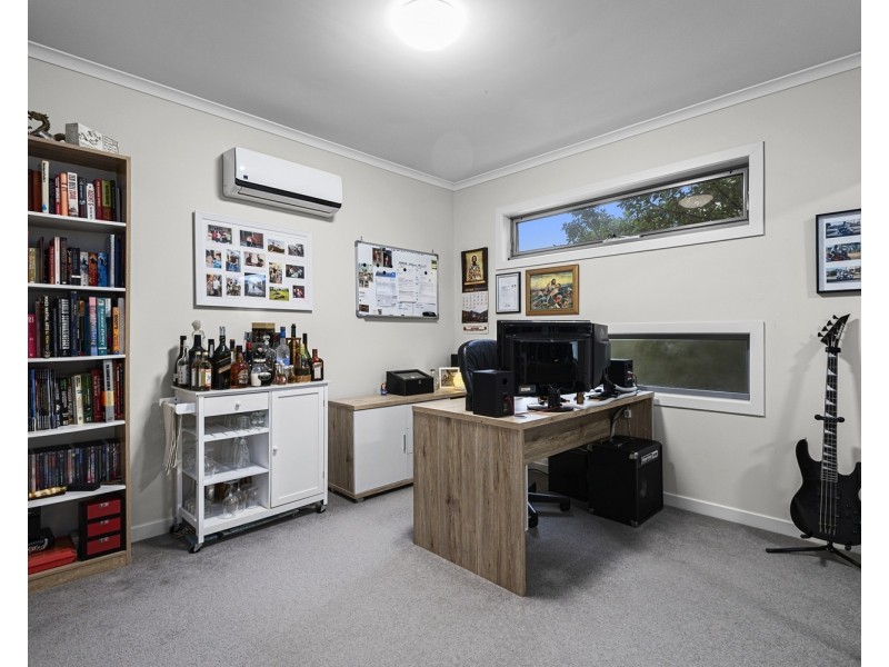 17 Hinterland Close, Lynbrook VIC 3975