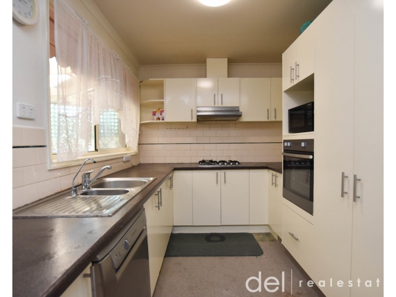 14/8 Monteith Crescent, Endeavour Hills VIC 3802