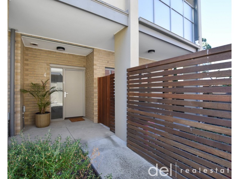 4 Hinterland Close, Lynbrook VIC 3975