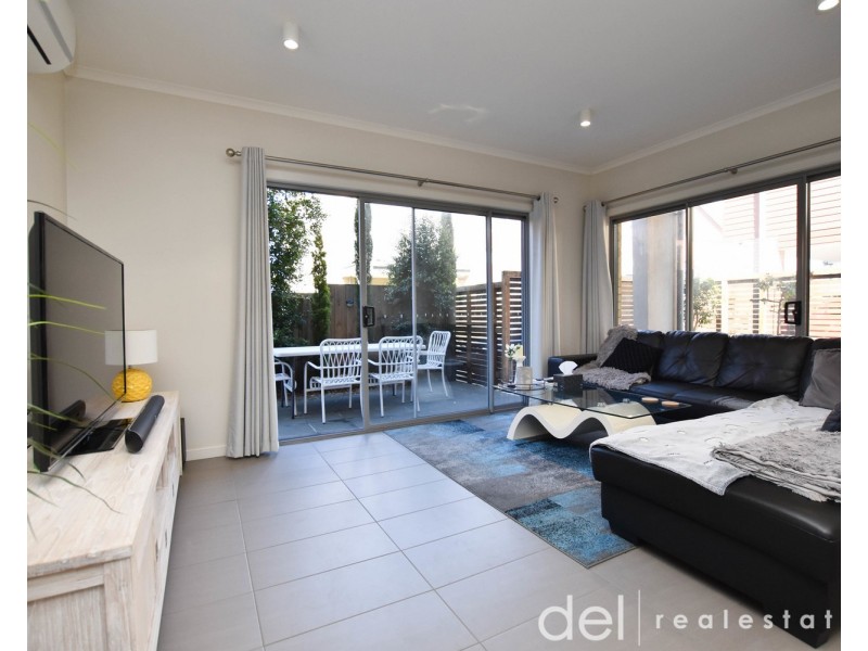 4 Hinterland Close, Lynbrook VIC 3975