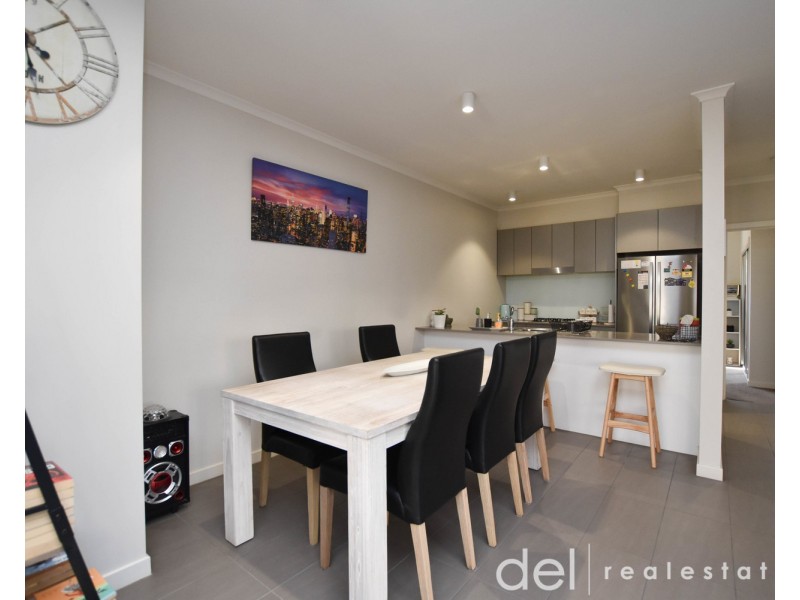 4 Hinterland Close, Lynbrook VIC 3975