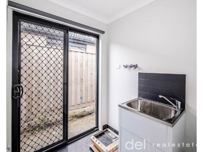 6 Gathering Street, Clyde VIC 3978