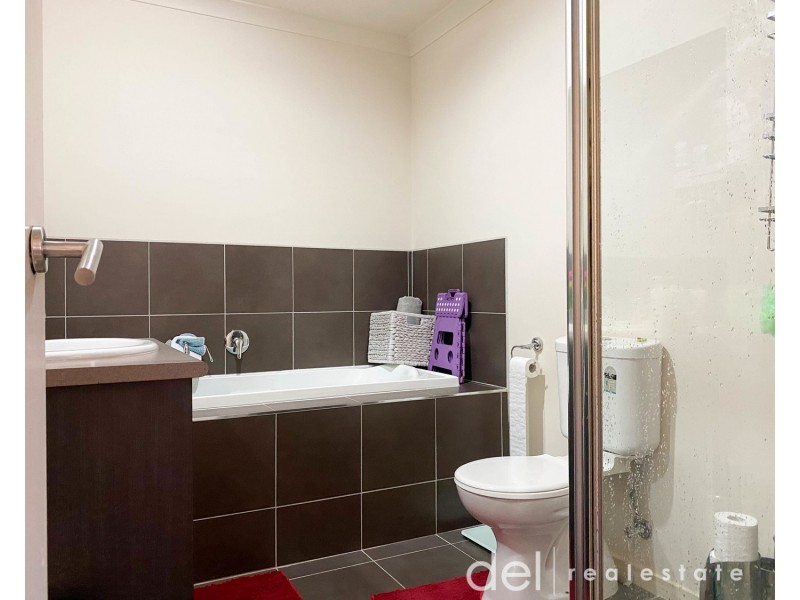 11/11-13 Elizabeth Street, Cranbourne North VIC 3977