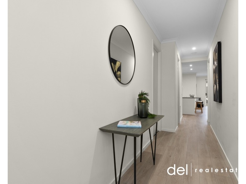 12 Scorchin Drive, Cranbourne South VIC 3977