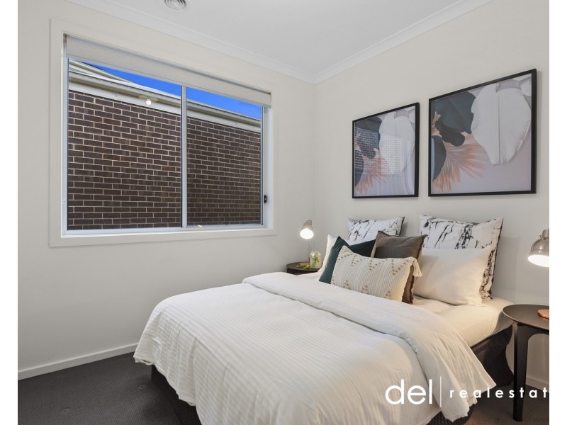 12 Scorchin Drive, Cranbourne South VIC 3977