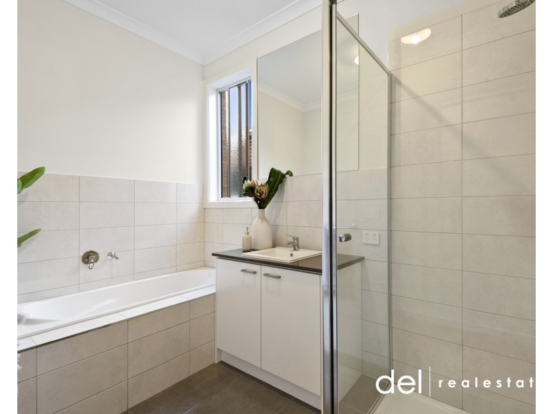 12 Scorchin Drive, Cranbourne South VIC 3977