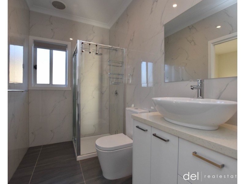 1/16  Hughes Crescent, Dandenong North VIC 3175