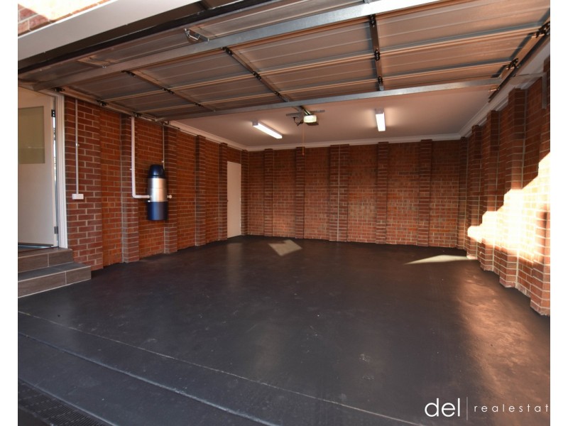 1/16  Hughes Crescent, Dandenong North VIC 3175