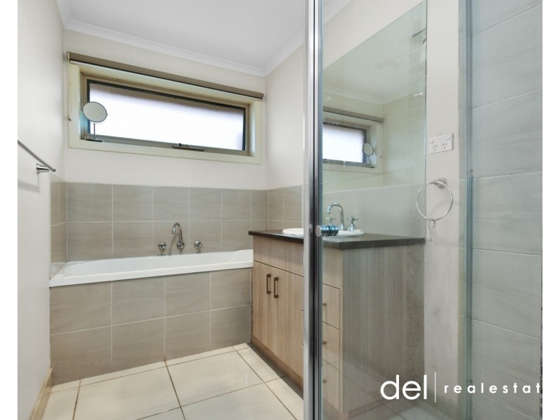 80 Warana Drive, Hampton Park VIC 3976