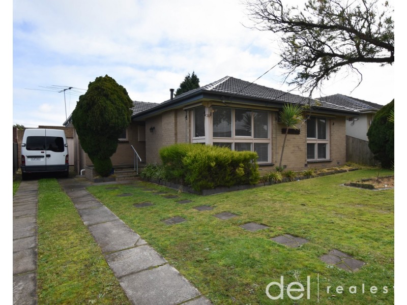 12 Shalimar Crescent, Dandenong North VIC 3175
