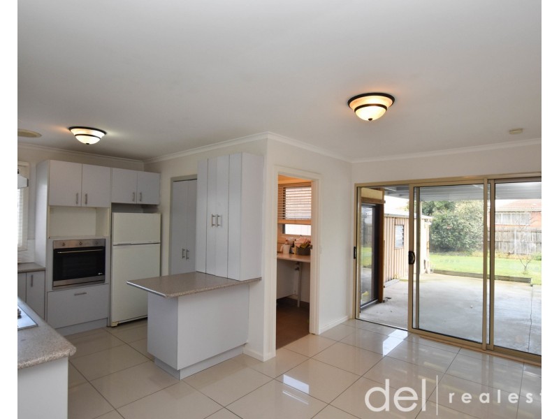 12 Shalimar Crescent, Dandenong North VIC 3175